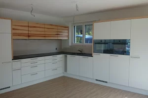 Küche-Montage-Bau-Holz
